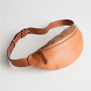 & OTHER STORIES Leather Fanny Pack